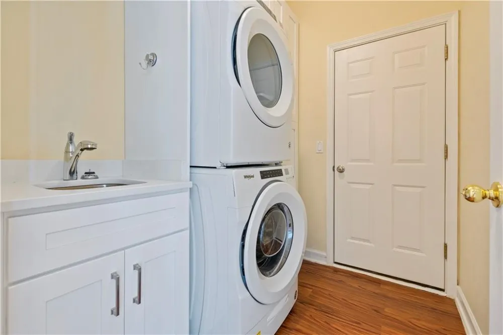 7205 Fawn Lake Drive Alpharetta, GA 30005