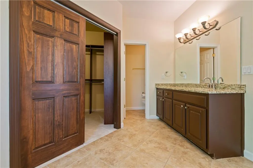 7205 Fawn Lake Drive Alpharetta, GA 30005