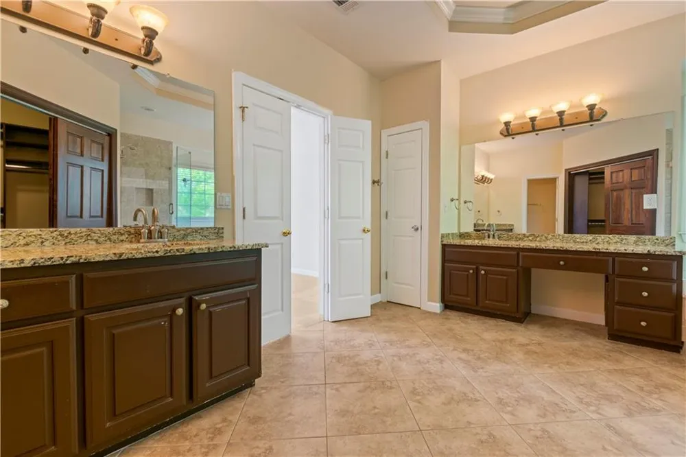 7205 Fawn Lake Drive Alpharetta, GA 30005