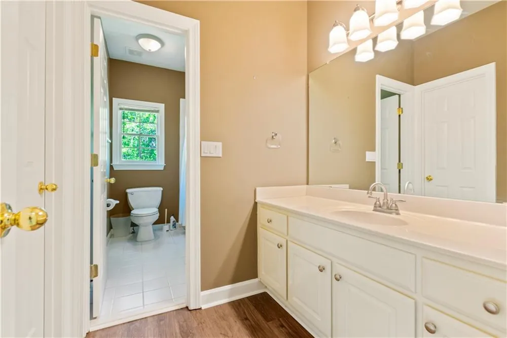 7205 Fawn Lake Drive Alpharetta, GA 30005