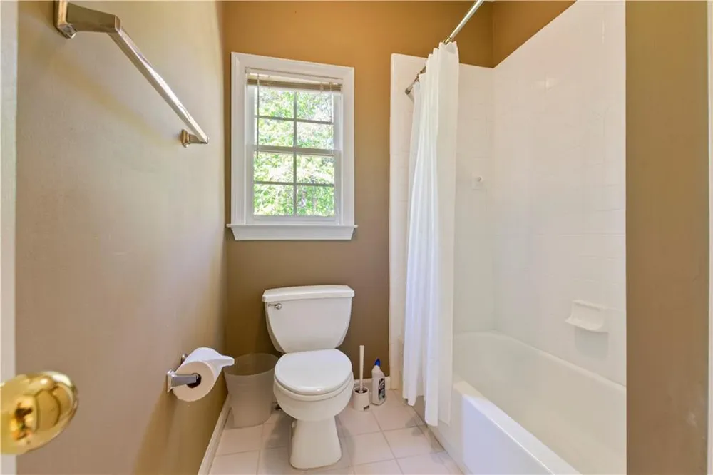 7205 Fawn Lake Drive Alpharetta, GA 30005