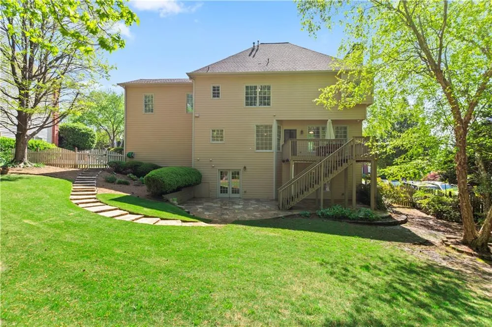 7205 Fawn Lake Drive Alpharetta, GA 30005