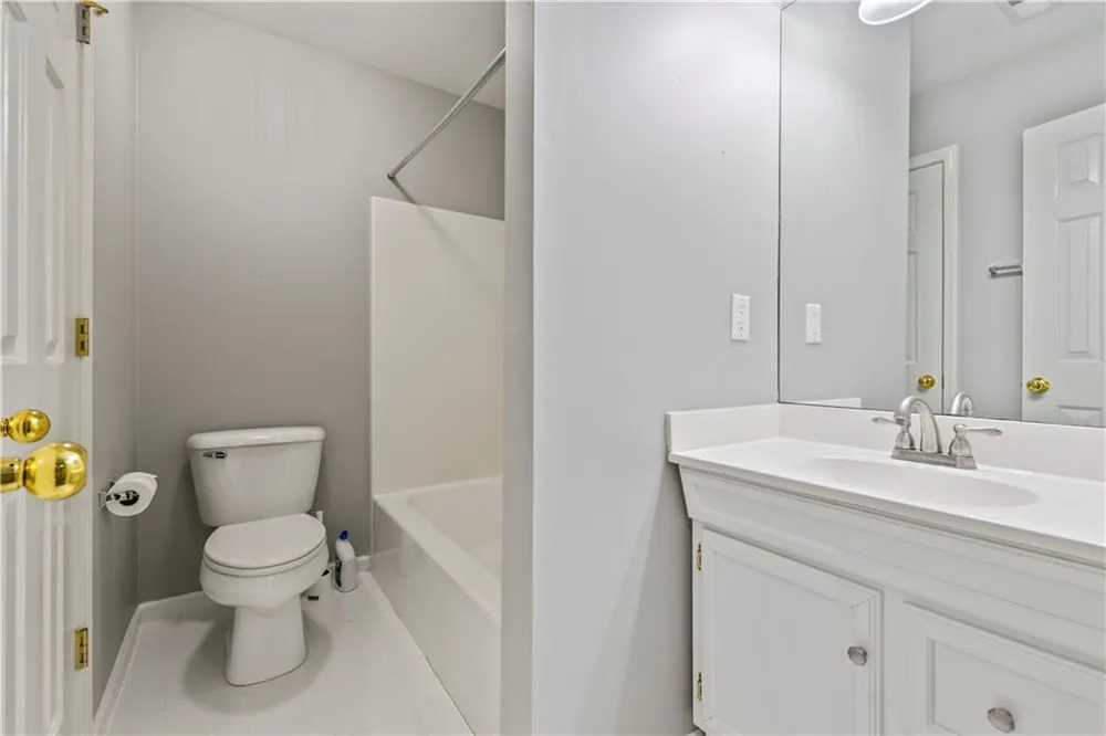 7205 Fawn Lake Drive Alpharetta, GA 30005