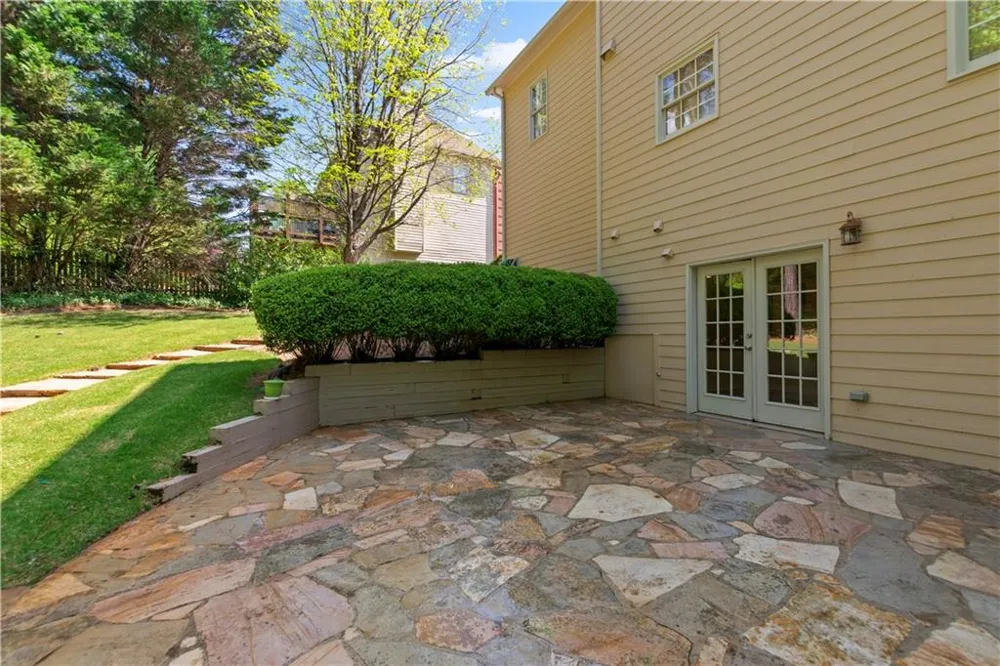 7205 Fawn Lake Drive Alpharetta, GA 30005