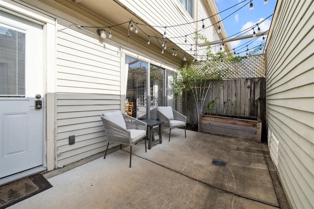 2074 Augusta Drive #6/47 Houston, TX 77057