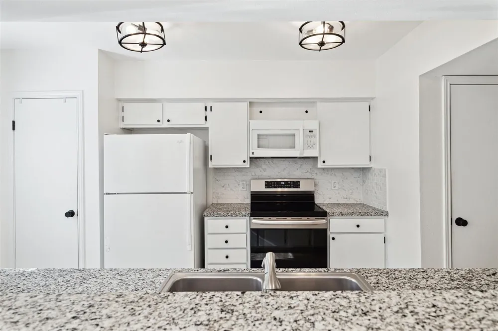 2074 Augusta Drive #6/47 Houston, TX 77057