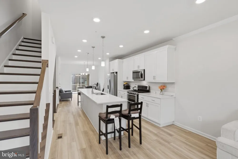 10308 VISTA SOLA WAY Lanham, MD 20706