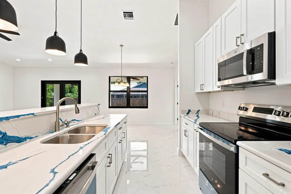 2356 30TH AVENUE SW Vero Beach, FL 32968