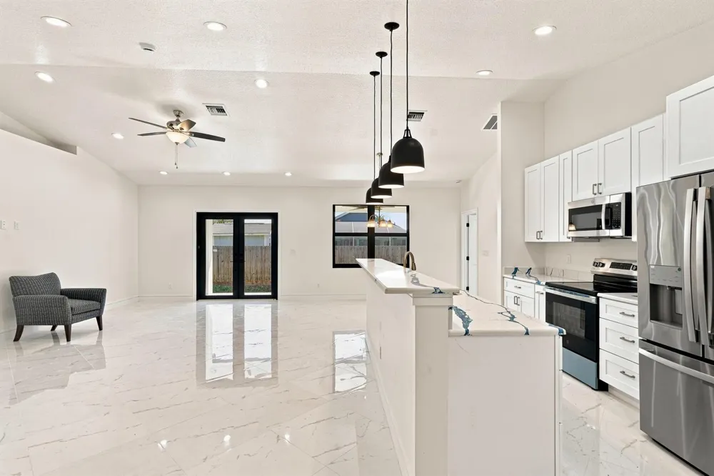 2356 30TH AVENUE SW Vero Beach, FL 32968