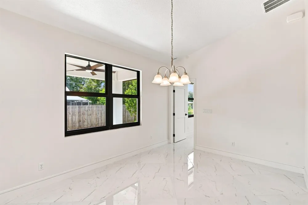 2356 30TH AVENUE SW Vero Beach, FL 32968