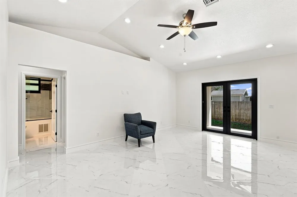2356 30TH AVENUE SW Vero Beach, FL 32968
