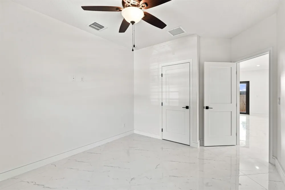 2356 30TH AVENUE SW Vero Beach, FL 32968