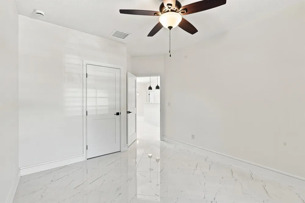 2356 30TH AVENUE SW Vero Beach, FL 32968