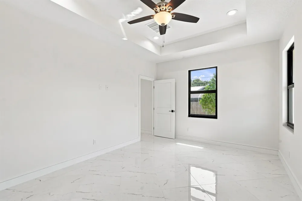 2356 30TH AVENUE SW Vero Beach, FL 32968