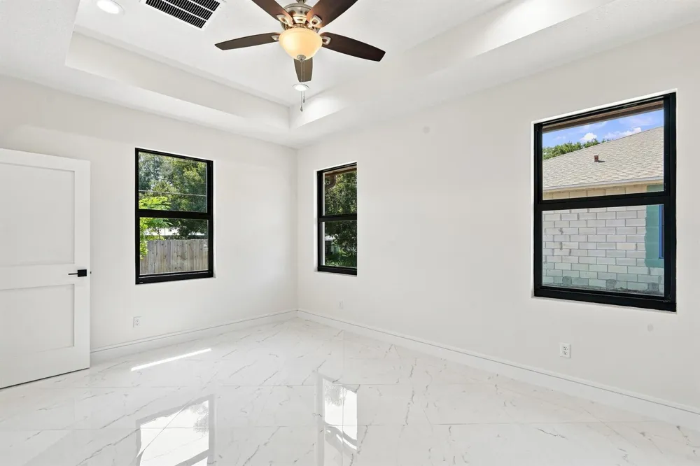 2356 30TH AVENUE SW Vero Beach, FL 32968