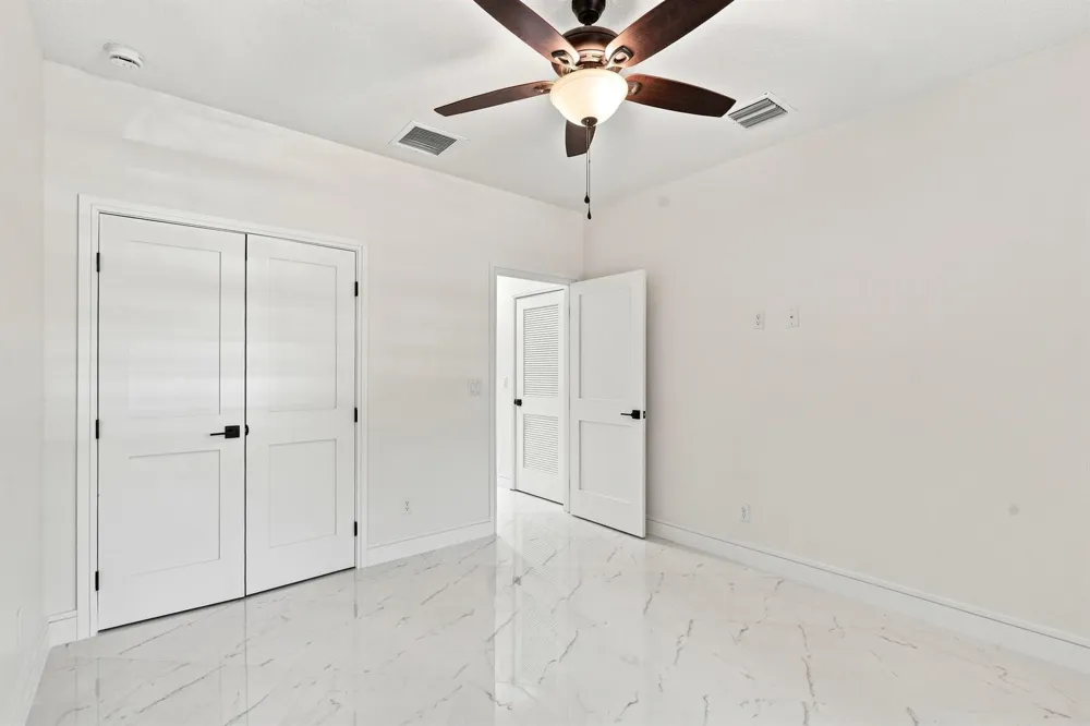2356 30TH AVENUE SW Vero Beach, FL 32968
