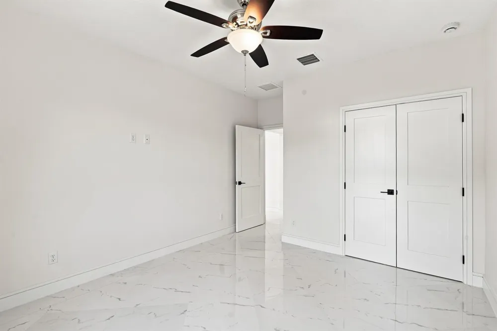 2356 30TH AVENUE SW Vero Beach, FL 32968
