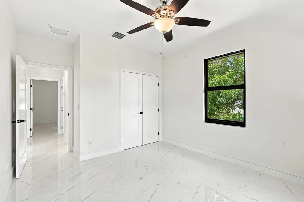 2356 30TH AVENUE SW Vero Beach, FL 32968