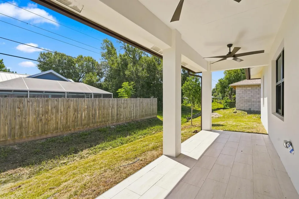 2356 30TH AVENUE SW Vero Beach, FL 32968