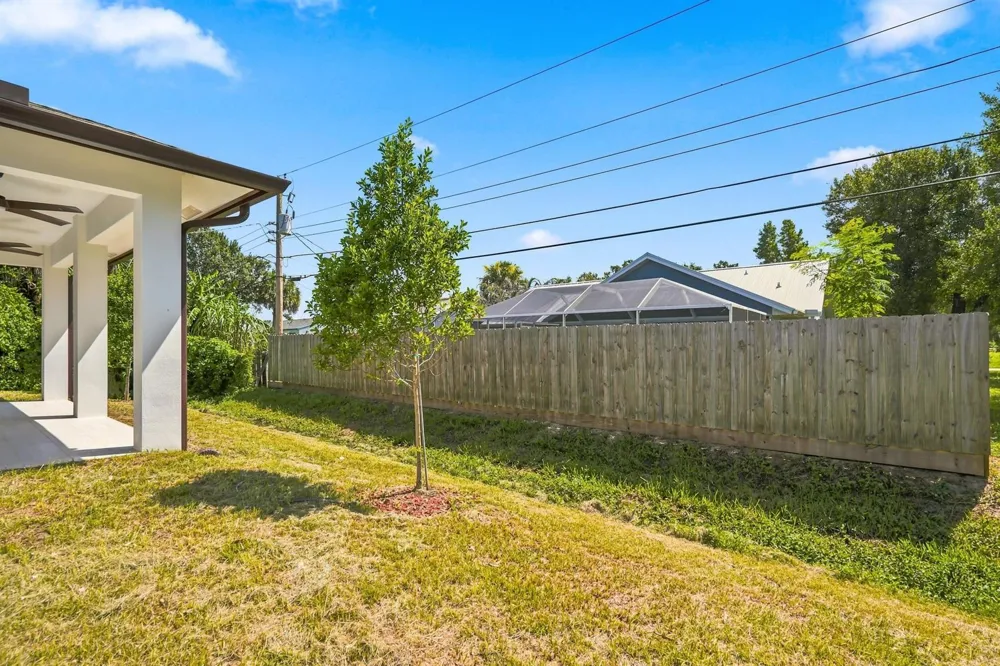 2356 30TH AVENUE SW Vero Beach, FL 32968