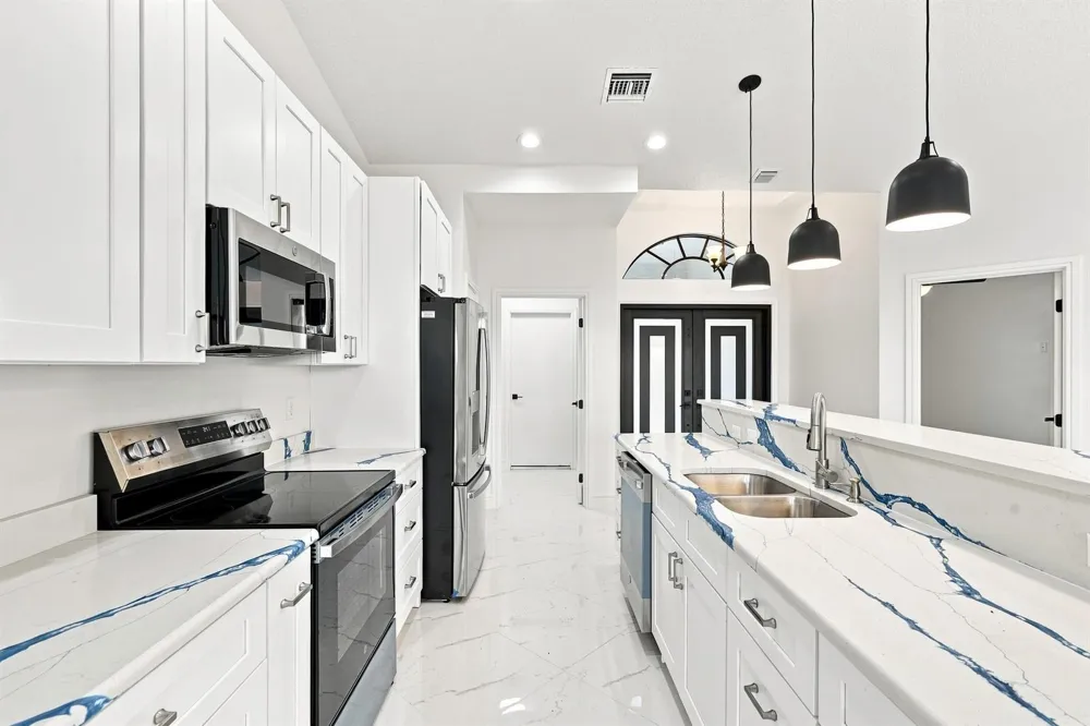 2356 30TH AVENUE SW Vero Beach, FL 32968