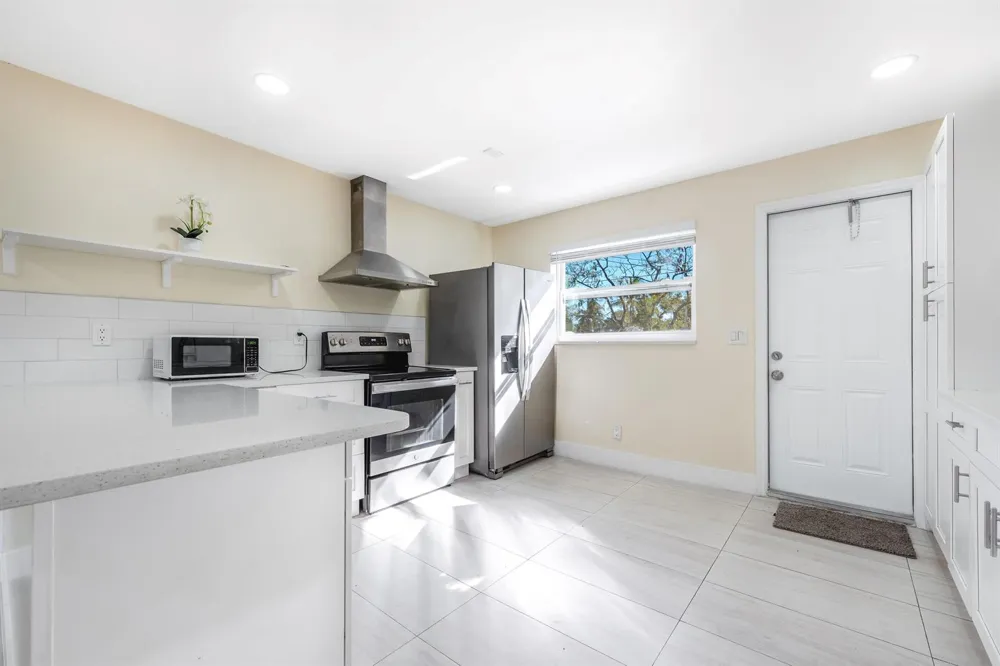 3914 SERUBI AVENUE Palm Springs, FL 33461