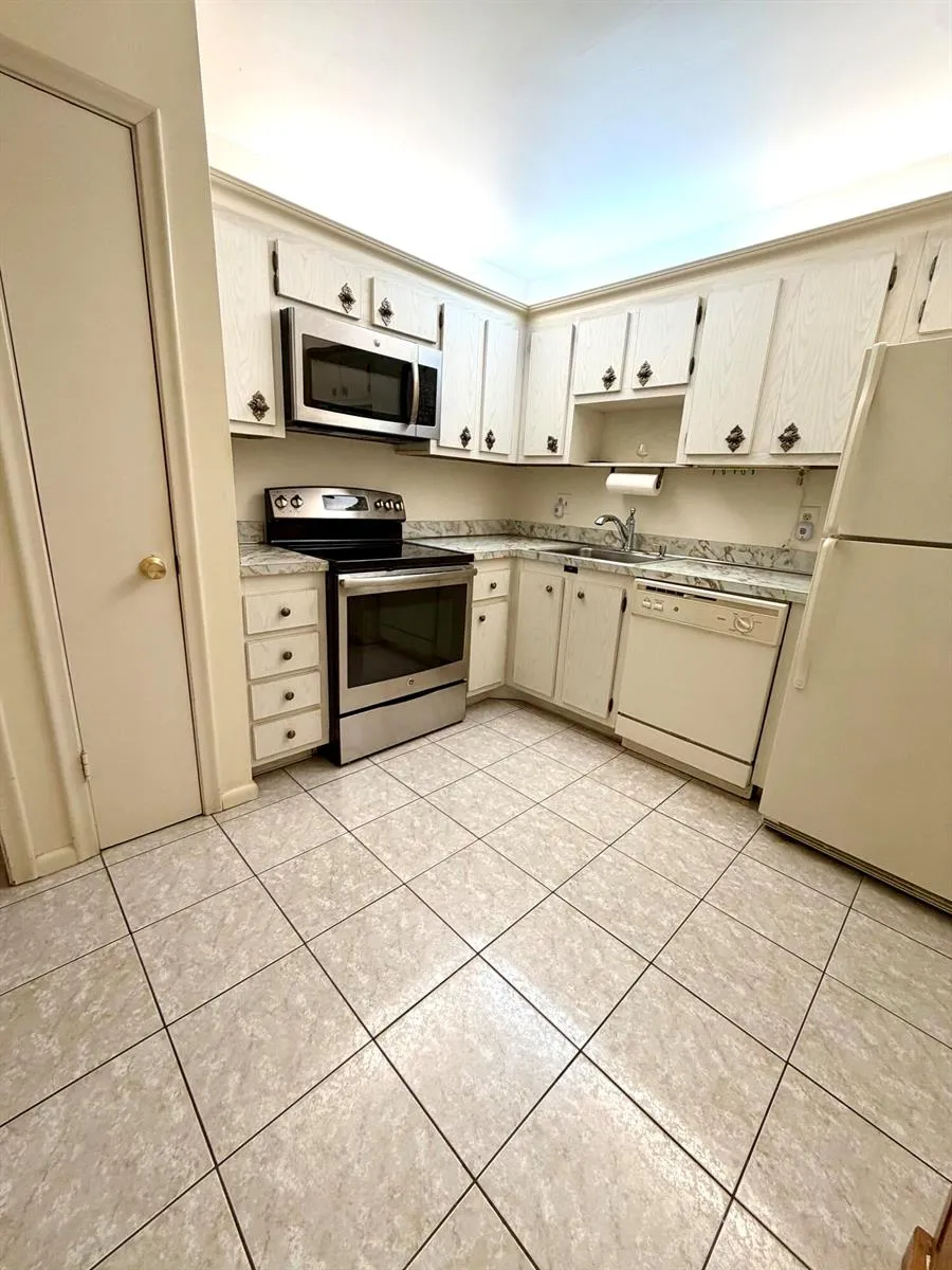 4740 NW 21st Street #311 Lauderhill, FL 33313