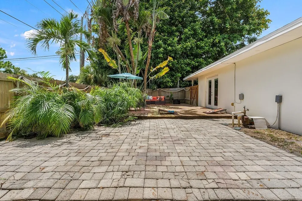 1206 21ST COURT Vero Beach, FL 32960