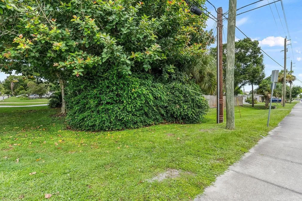 1206 21ST COURT Vero Beach, FL 32960