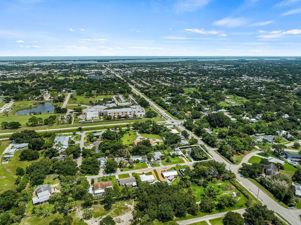 1206 21ST COURT Vero Beach, FL 32960