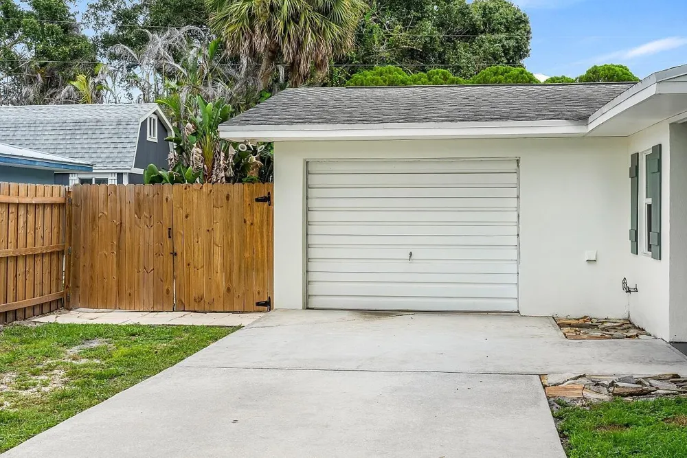 1206 21ST COURT Vero Beach, FL 32960