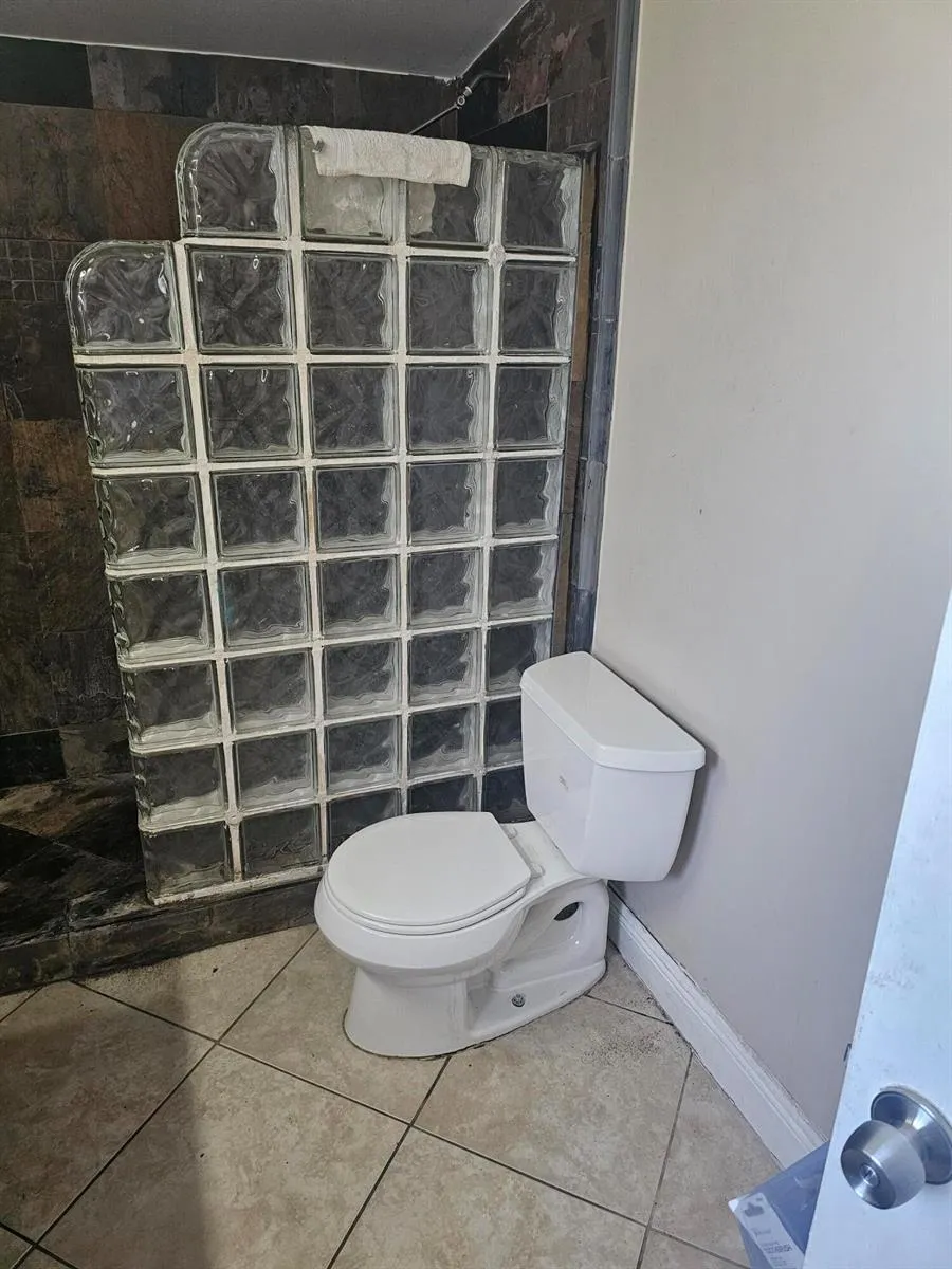 6134 HOGAN CREEK ROAD Margate, FL 33063