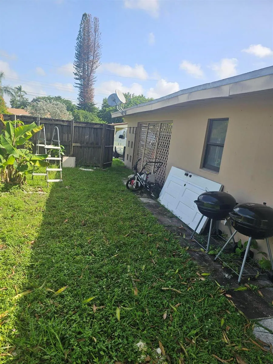 6134 HOGAN CREEK ROAD Margate, FL 33063