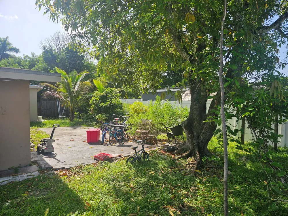 6134 HOGAN CREEK ROAD Margate, FL 33063