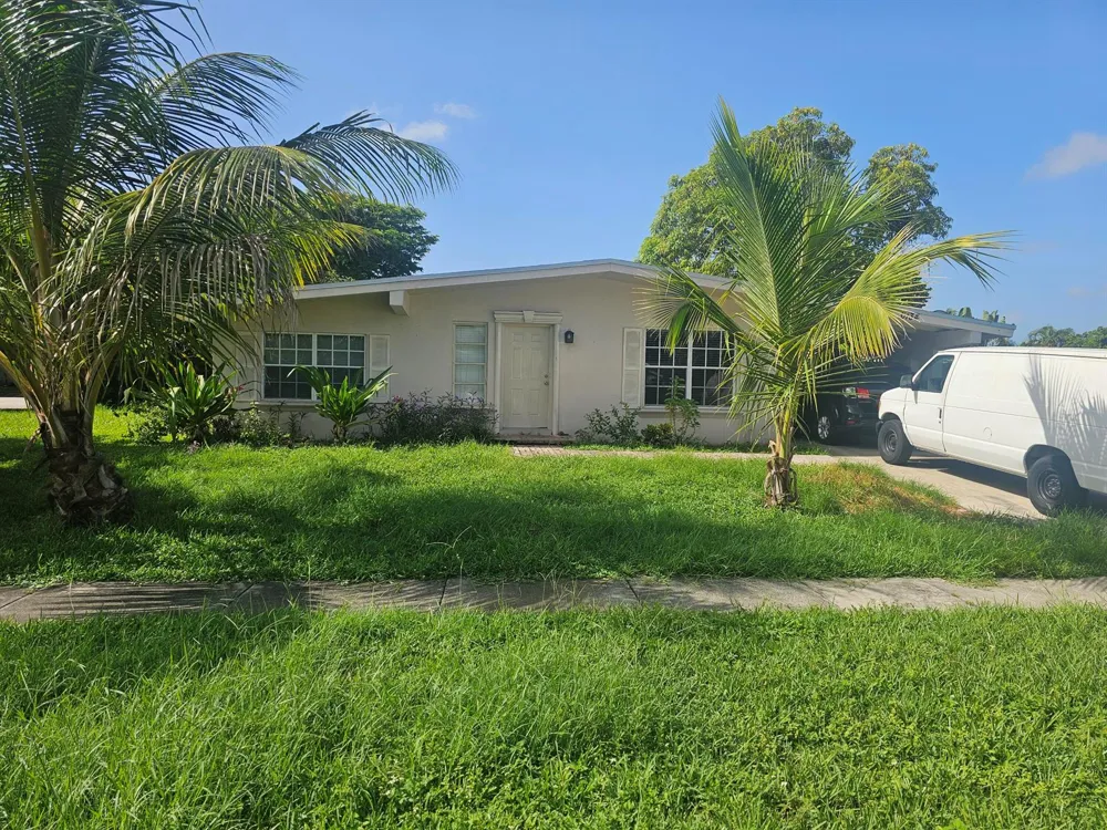 6134 HOGAN CREEK ROAD Margate, FL 33063