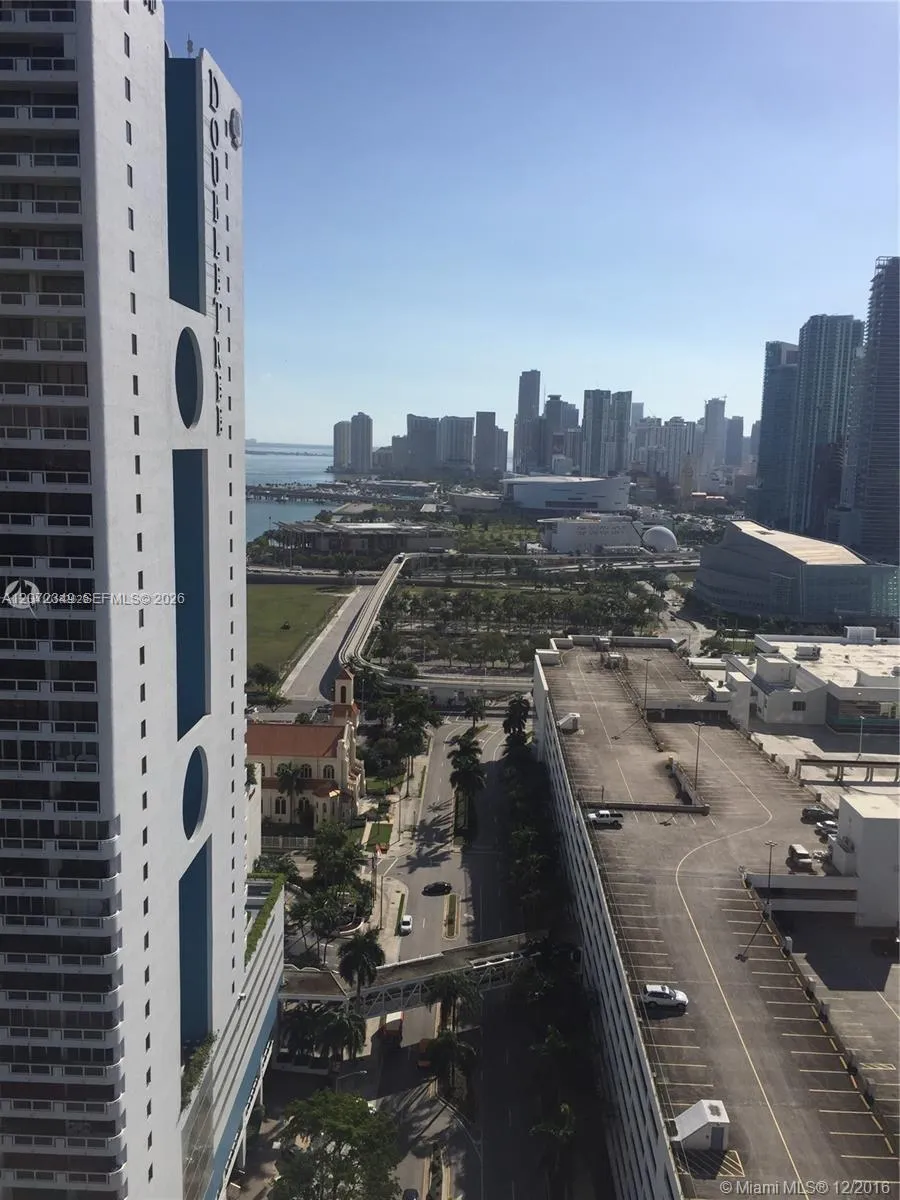 1750 Bayshore Dr #2908 Miami, FL 33132