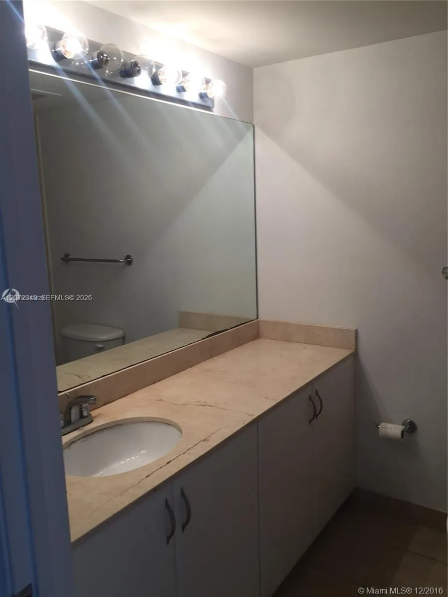 1750 Bayshore Dr #2908 Miami, FL 33132