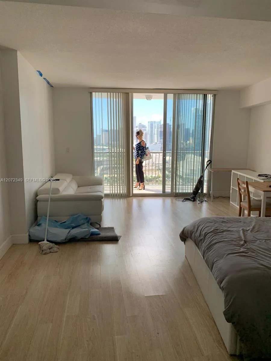 1750 Bayshore Dr #2908 Miami, FL 33132
