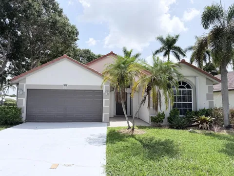 1975 Oak Berry Circle