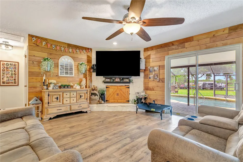 10710 BILL TUCKER ROAD Wimauma, FL 33598