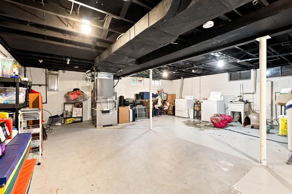 6136 Hugh Street Burton City, MI 48509