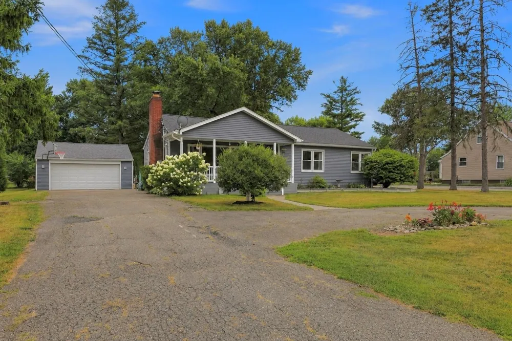 6136 Hugh Street Burton City, MI 48509