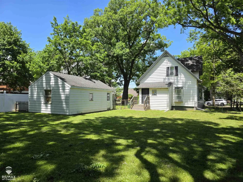 709 Lee Street Owosso City, MI 48867
