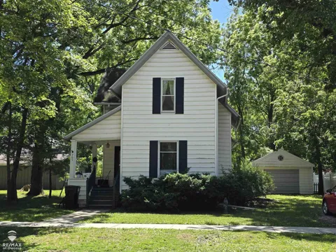 709 Lee Street