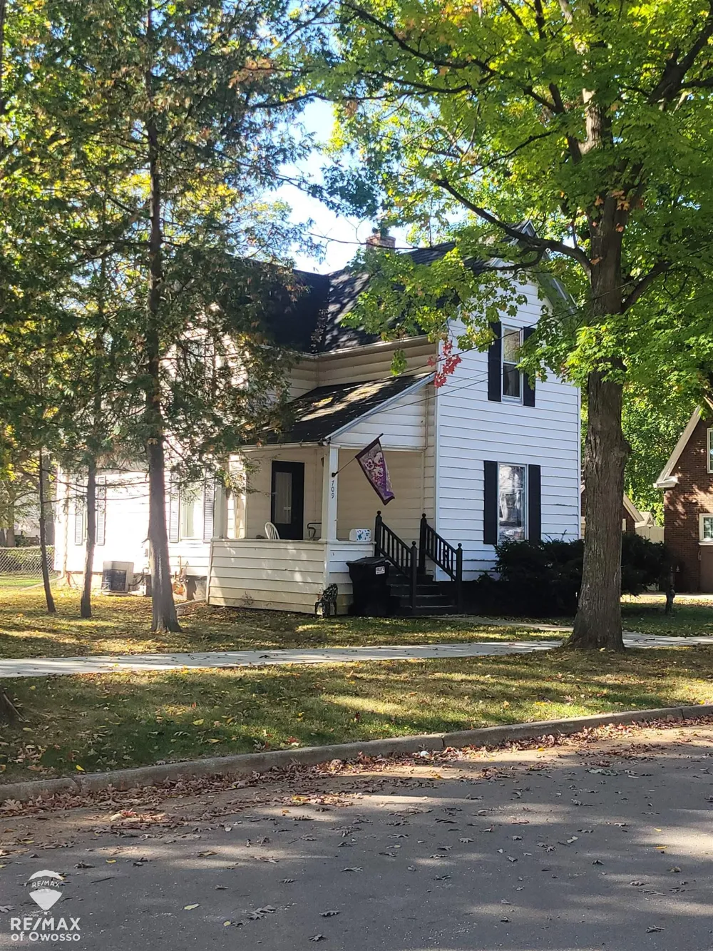709 Lee Street Owosso City, MI 48867