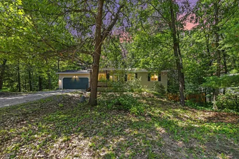 2940 Artist Avenue