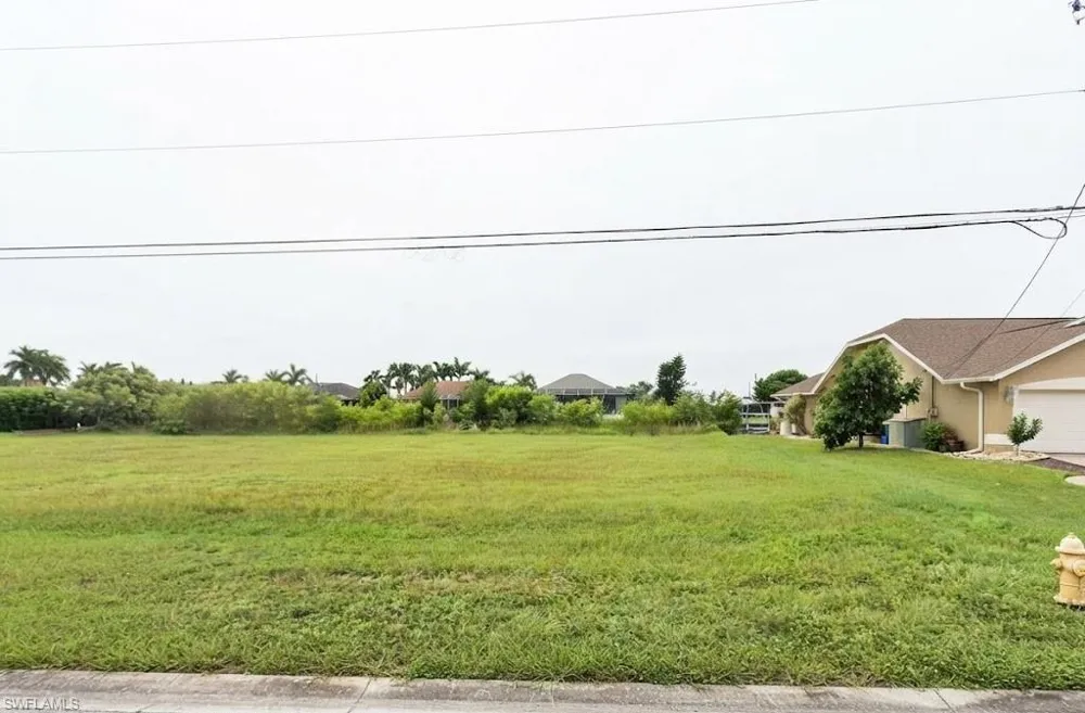 2718 SW 38th Terrace Cape Coral, FL 33914