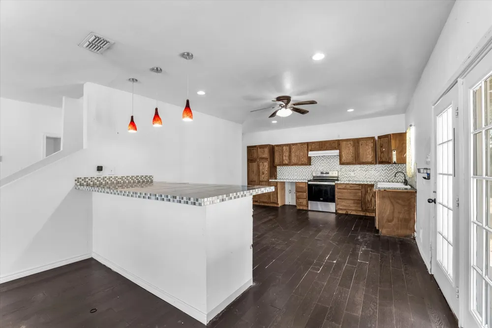 101 S Archer Street Groesbeck, TX 76642