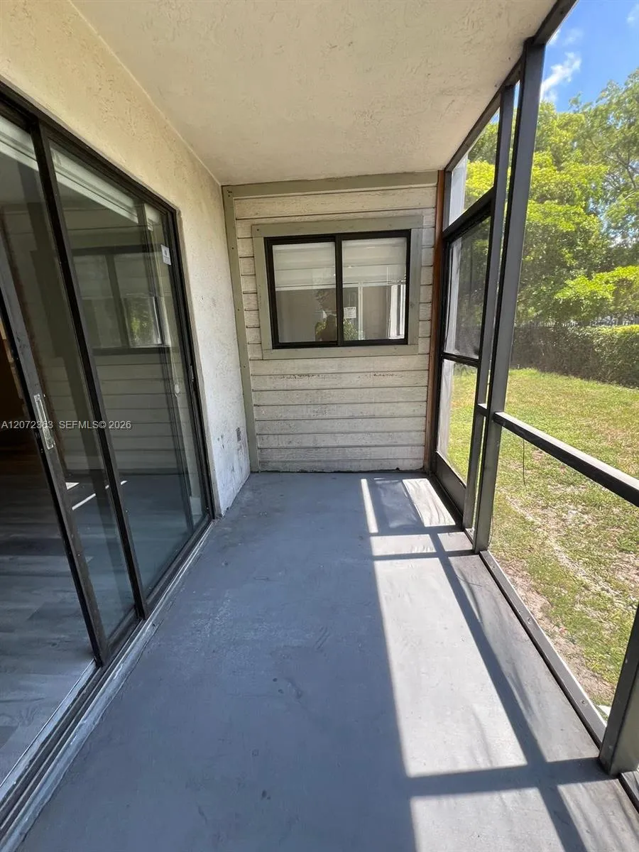 18725 NW 62nd Ave #111 Hialeah, FL 33015
