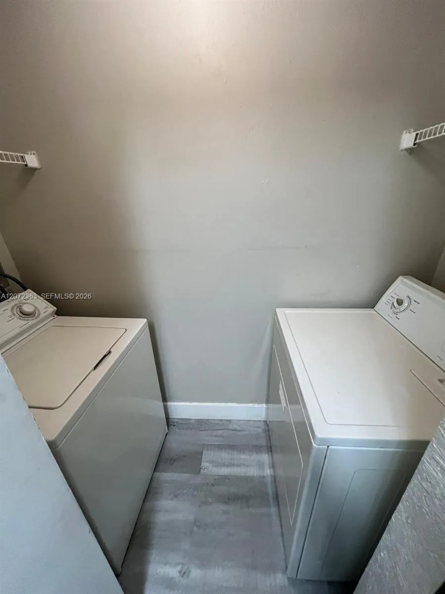 18725 NW 62nd Ave #111 Hialeah, FL 33015